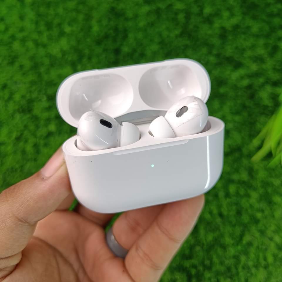 airpods Pro 2nd Generation ( সাদা 450   কালো 500 টাকা )